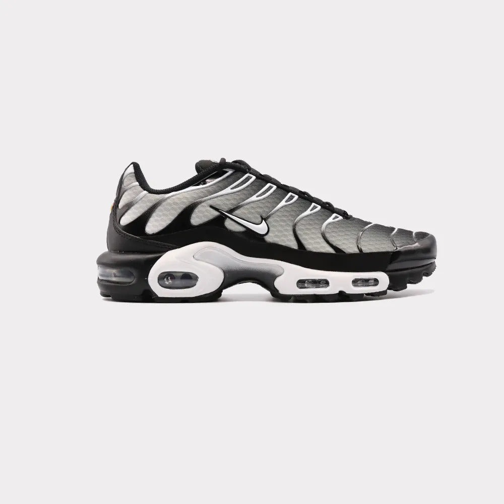 SneakZSelection: Nike Air Max Plus – Smoke Fade