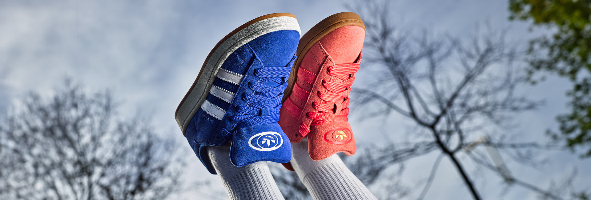 Adidas Campus 00s in Rot und Blau