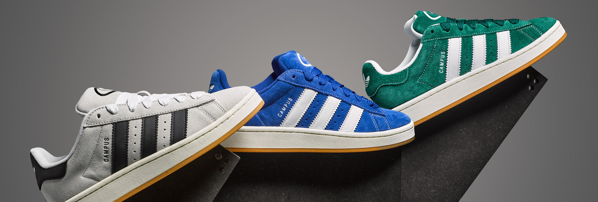 Adidas Campus Titelbild auf grauem Hintergrund